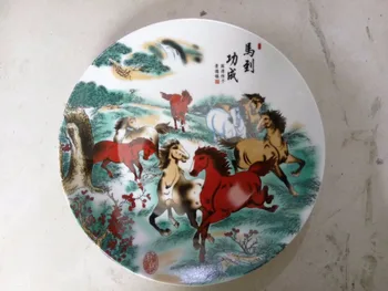 Qianlong İşaretli Sekiz atla Boyanmış Enfes Çin Famille Rose Porselen Tabağı.